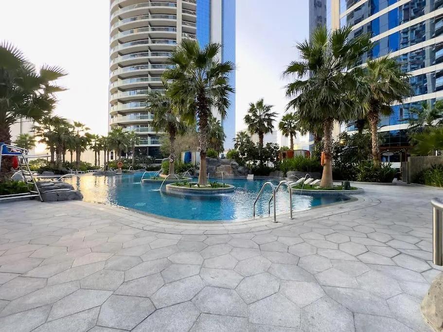 Daire Paramount Hotel Flat With Amazing Burj Khalifa View Dubai